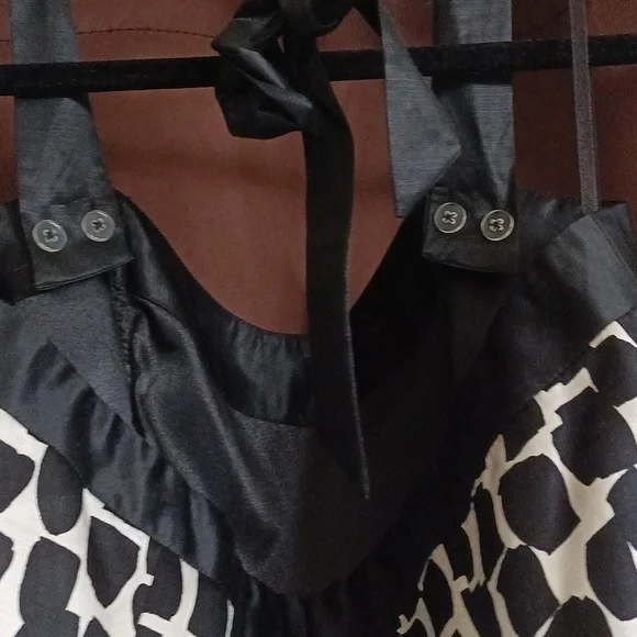 Halter Top - Picture 4 of 10